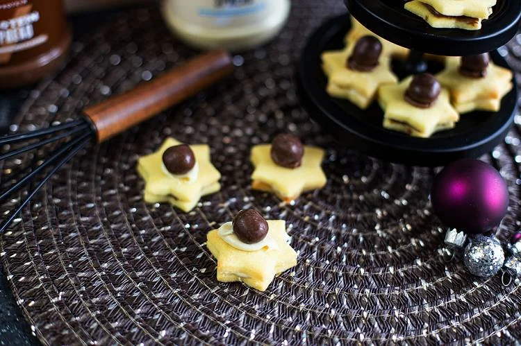 Traumhafte Weihnachtsplätzchen mit Protein Creme