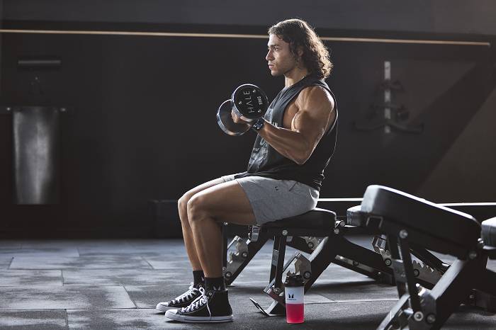 Baue deine Armmuskulatur mit dem Arm-Workout von unserem Personal-Trainer auf