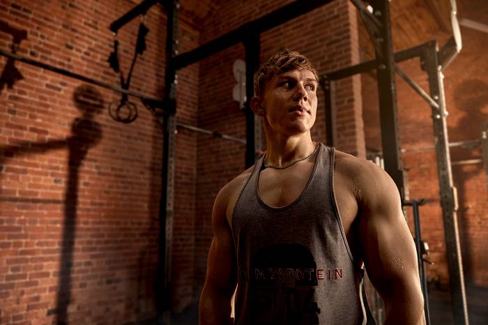 Baue deine Armmuskulatur mit dem Arm-Workout von unserem Personal-Trainer auf