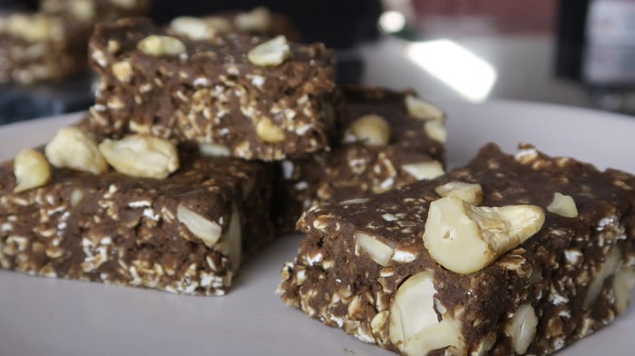 Der beste vegane Proteinriegel ohne Backen!