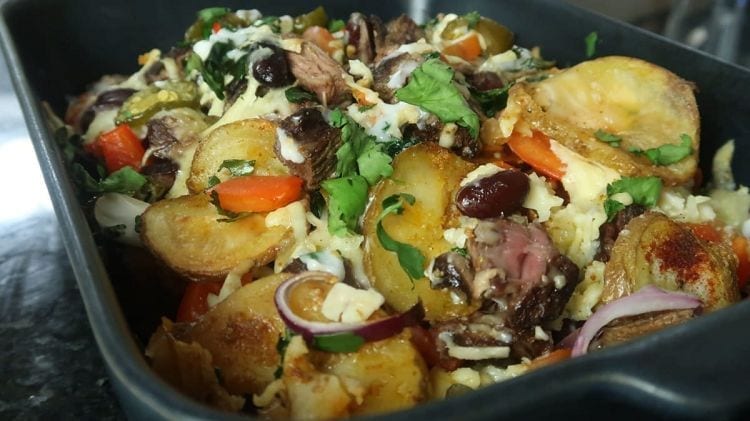 Steak & Kartoffel Nacho Bake mit viel Käse
